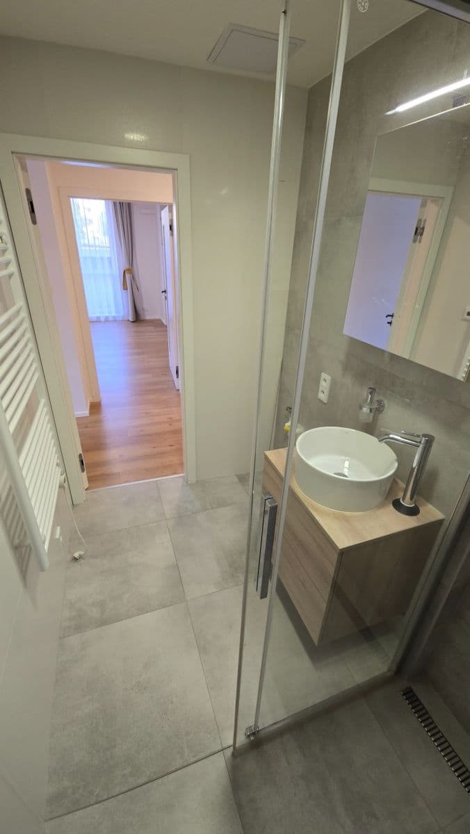 Pronájem bytu 2+1 72 m², náměstí Hrdinů, Praha, Praha Pronájem bytu 2+1 72 m², náměstí Hrdinů, Praha, Praha