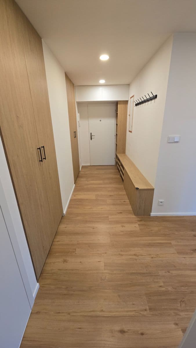Pronájem bytu 2+1 72 m², náměstí Hrdinů, Praha, Praha Pronájem bytu 2+1 72 m², náměstí Hrdinů, Praha, Praha