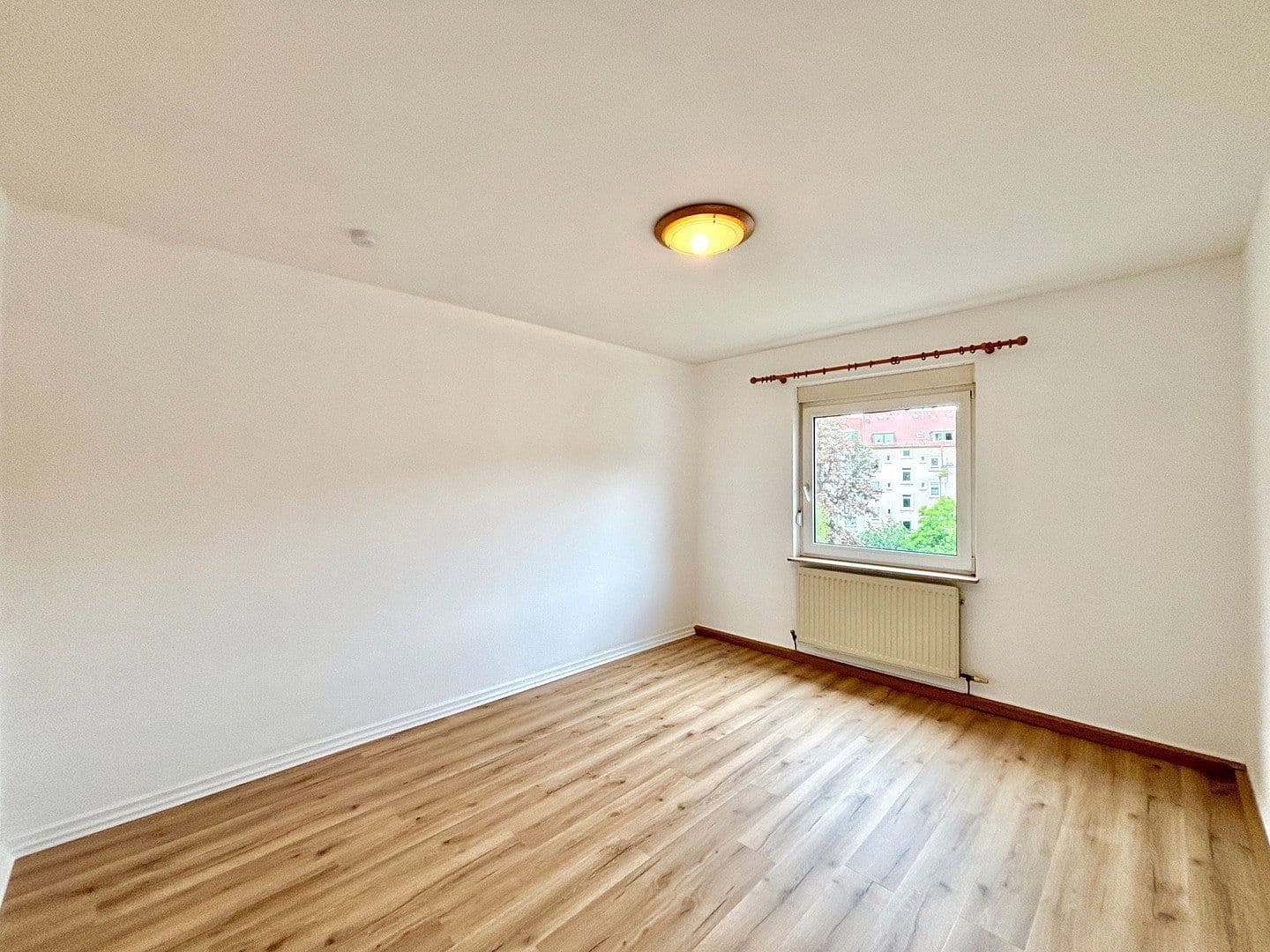 Pronájem bytu 2+1 65 m², Bernhardstraße 21, Karlsruhe, Bádensko-Württembersko Pronájem bytu 2+1 65 m², Bernhardstraße 21, Karlsruhe, Bádensko-Württembersko