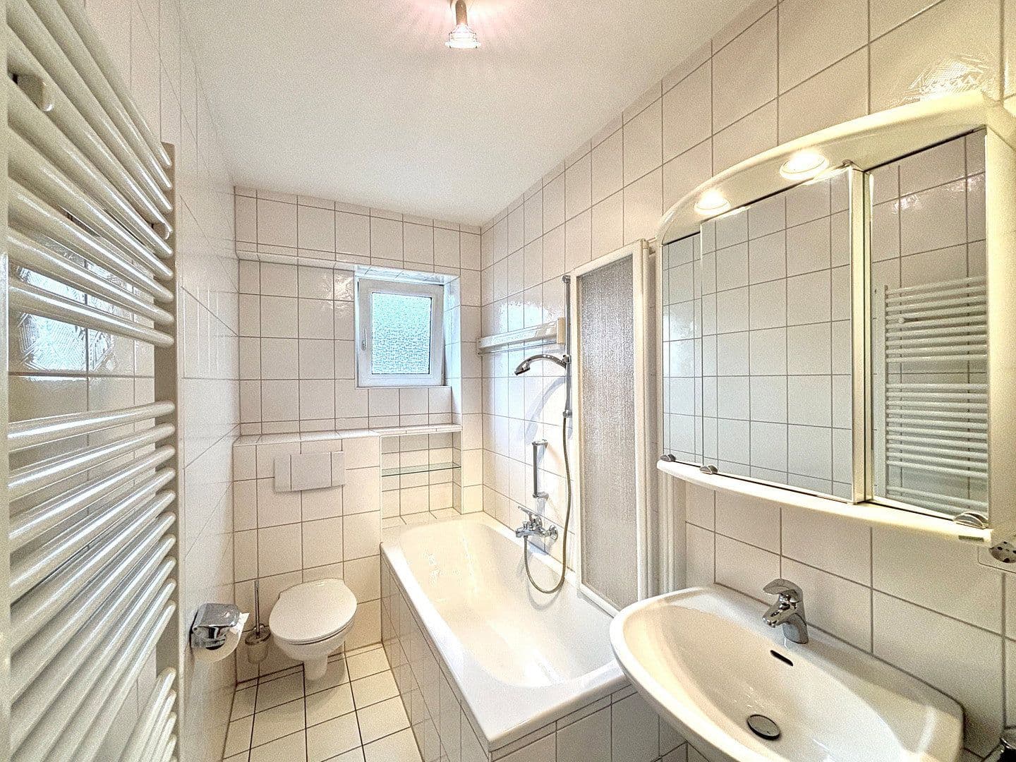 Pronájem bytu 2+1 65 m², Bernhardstraße 21, Karlsruhe, Bádensko-Württembersko Pronájem bytu 2+1 65 m², Bernhardstraße 21, Karlsruhe, Bádensko-Württembersko