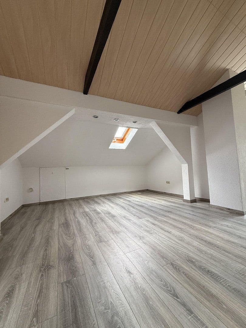 Pronájem bytu 3+1 71 m², Hainstraße 14, Bad Endbach, Hessen Pronájem bytu 3+1 71 m², Hainstraße 14, Bad Endbach, Hessen