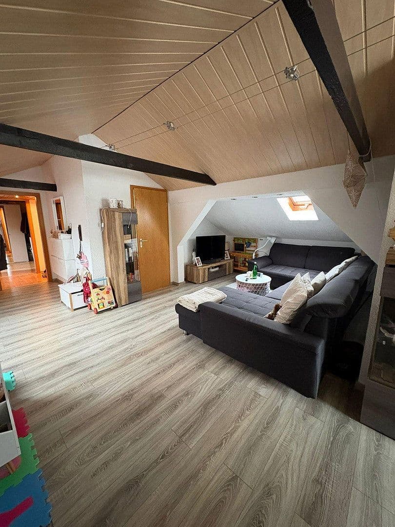Pronájem bytu 3+1 71 m², Hainstraße 14, Bad Endbach, Hessen Pronájem bytu 3+1 71 m², Hainstraße 14, Bad Endbach, Hessen