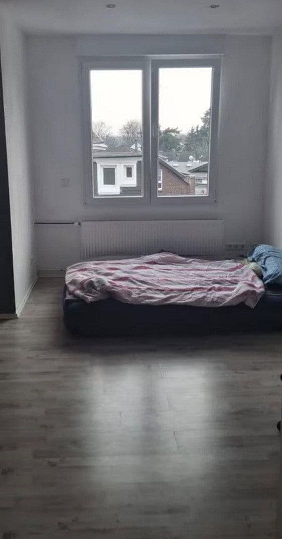 Pronájem bytu 1+1 30 m², Bahnstr. 87, Remscheid, Severní Porýní-Vestfálsko Pronájem bytu 1+1 30 m², Bahnstr. 87, Remscheid, Severní Porýní-Vestfálsko