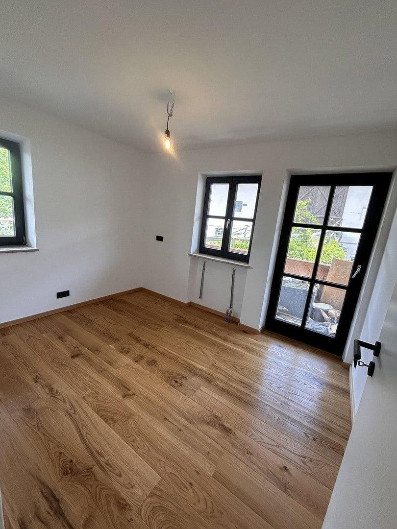 Pronájem bytu 3+1 95 m², Frasdorferstrasse 4, Aschau, Bavorsko Pronájem bytu 3+1 95 m², Frasdorferstrasse 4, Aschau, Bavorsko