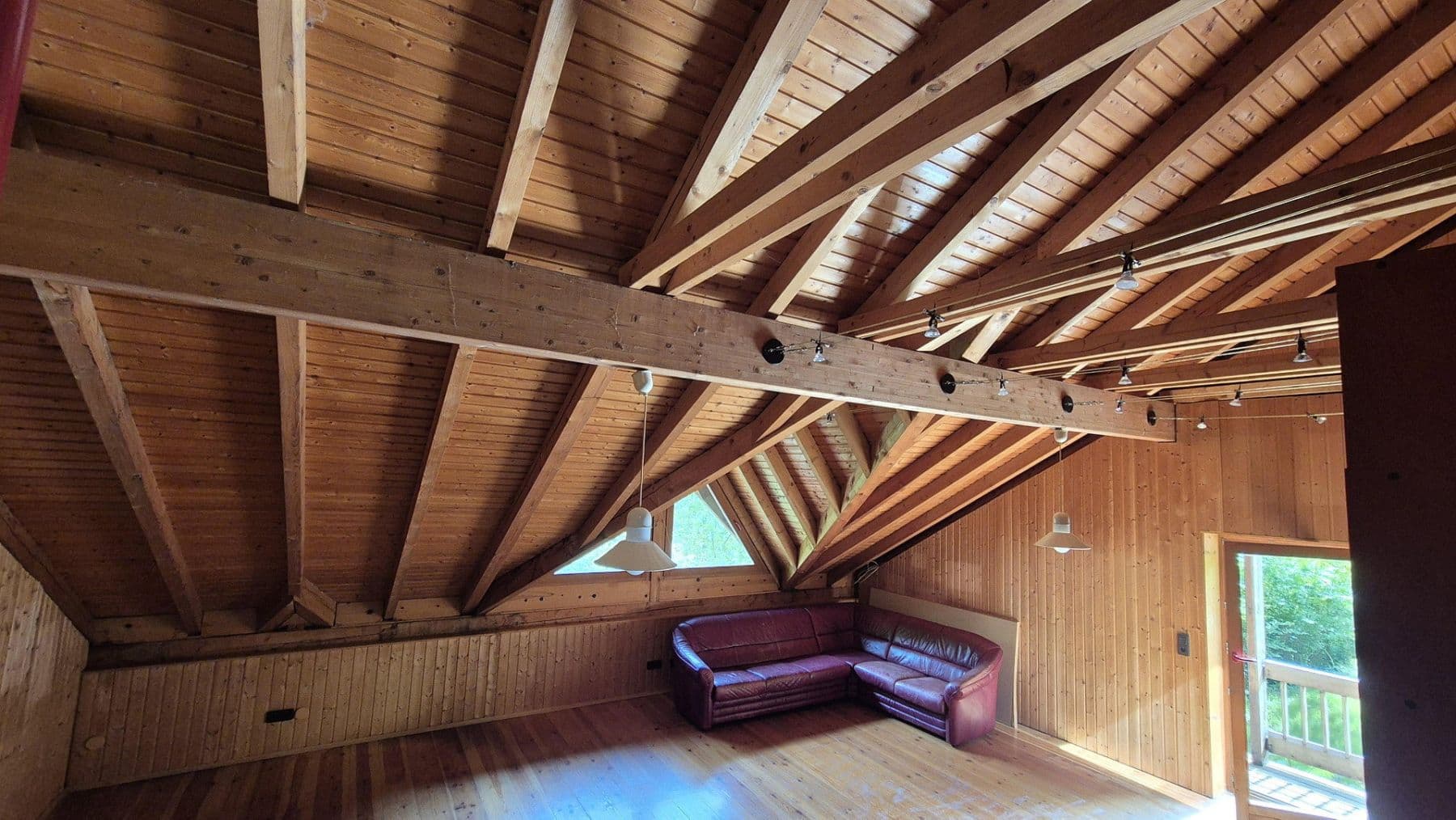 Prodej domu 214 m², pozemek 6.250 m², Otterberg, Porýní-Falc Prodej domu 214 m², pozemek 6.250 m², Otterberg, Porýní-Falc