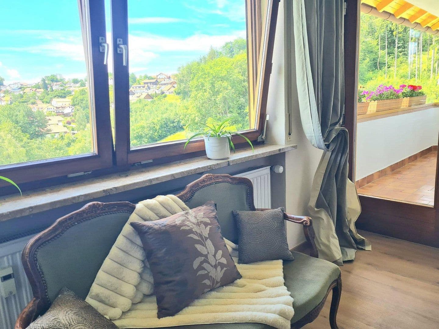 Prodej domu 335 m², pozemek 12.834 m², Waldbrunn, Bavorsko Prodej domu 335 m², pozemek 12.834 m², Waldbrunn, Bavorsko
