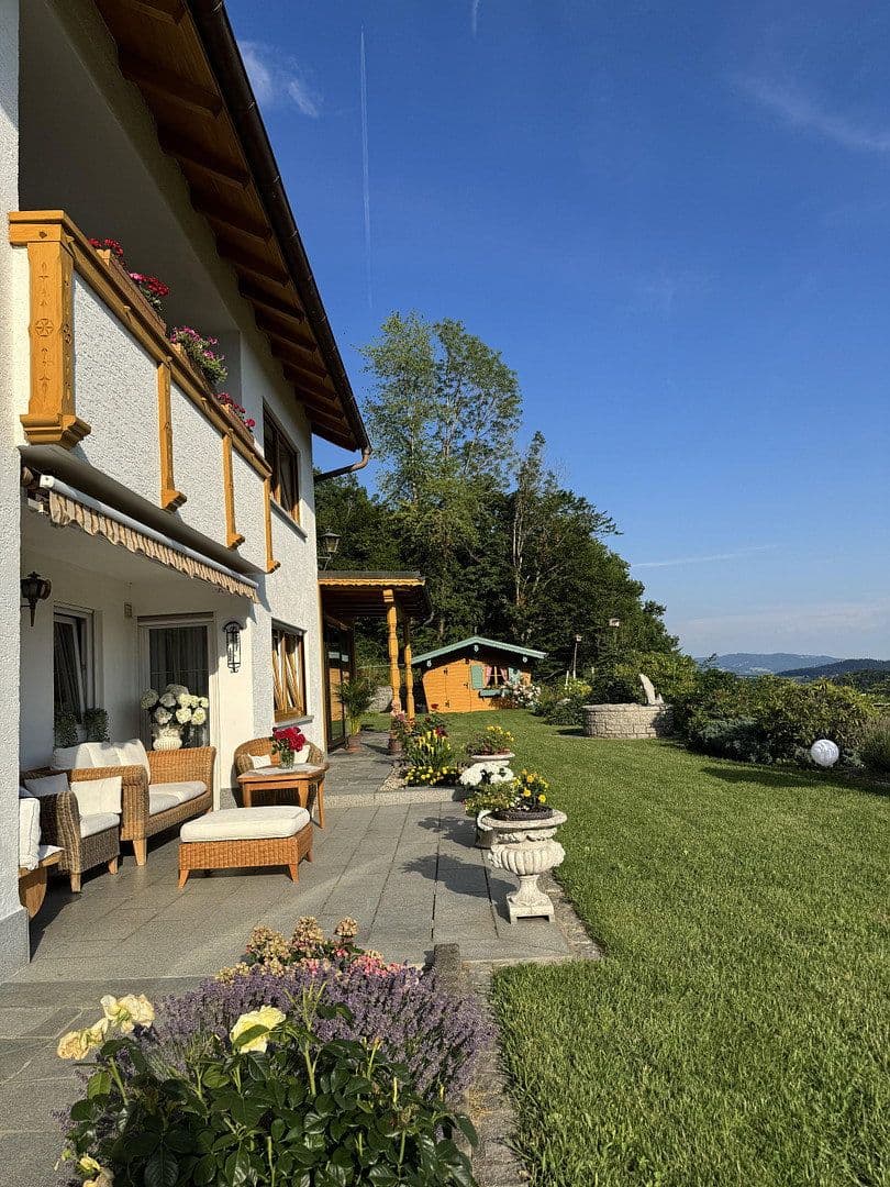 Prodej domu 335 m², pozemek 12.834 m², Waldbrunn, Bavorsko Prodej domu 335 m², pozemek 12.834 m², Waldbrunn, Bavorsko