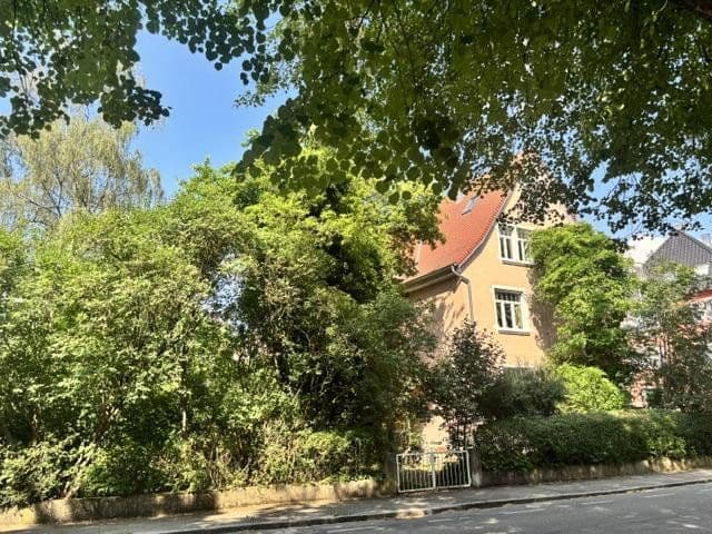Prodej domu 630 m², pozemek 1.140 m², Hermann -Fischer-Allee 20, Donaueschingen, Bádensko-Württembersko Prodej domu 630 m², pozemek 1.140 m², Hermann -Fischer-Allee 20, Donaueschingen, Bádensko-Württembersko