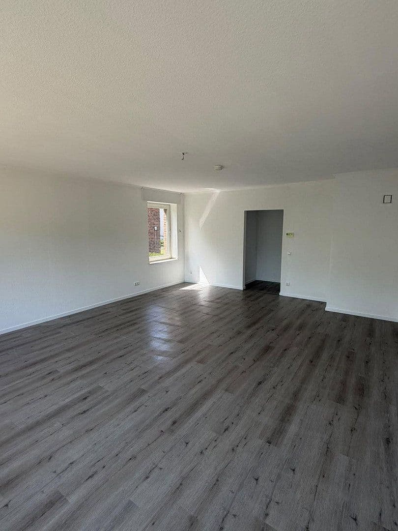 Pronájem bytu 3+1 98 m², Eilendorfer Straße 102, Cáchy, Severní Porýní-Vestfálsko Pronájem bytu 3+1 98 m², Eilendorfer Straße 102, Cáchy, Severní Porýní-Vestfálsko