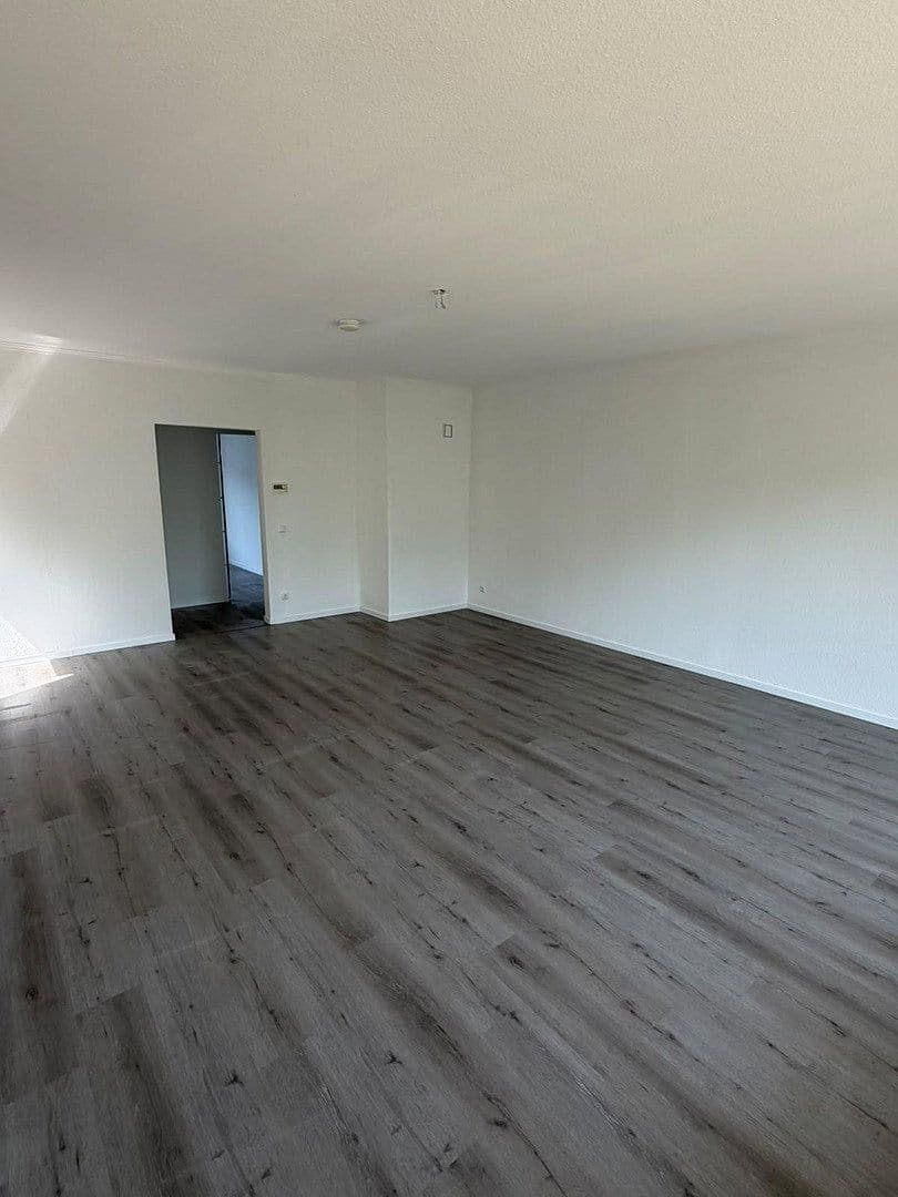 Pronájem bytu 3+1 98 m², Eilendorfer Straße 102, Cáchy, Severní Porýní-Vestfálsko Pronájem bytu 3+1 98 m², Eilendorfer Straße 102, Cáchy, Severní Porýní-Vestfálsko