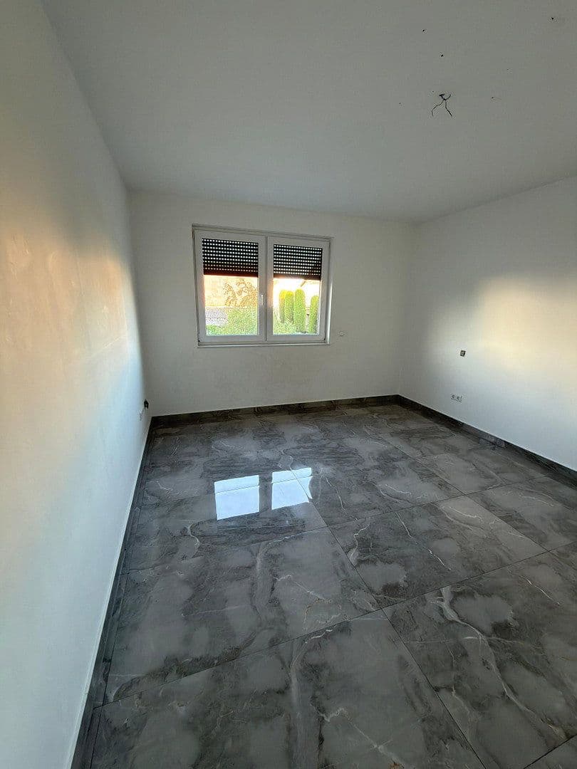 Pronájem bytu 3+1 93 m², Schifferstadt, Porýní-Falc Pronájem bytu 3+1 93 m², Schifferstadt, Porýní-Falc