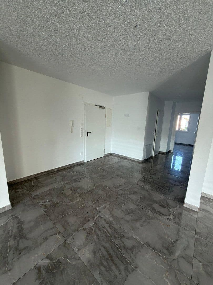 Pronájem bytu 3+1 93 m², Schifferstadt, Porýní-Falc Pronájem bytu 3+1 93 m², Schifferstadt, Porýní-Falc