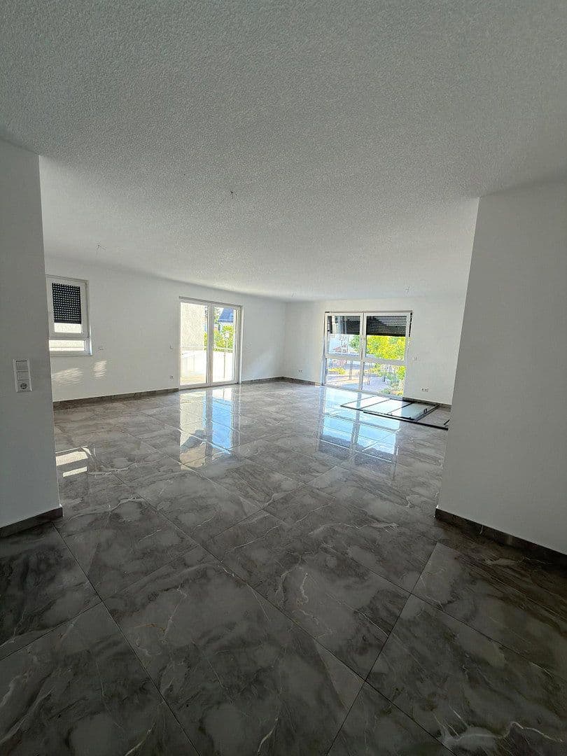 Pronájem bytu 3+1 93 m², Schifferstadt, Porýní-Falc Pronájem bytu 3+1 93 m², Schifferstadt, Porýní-Falc