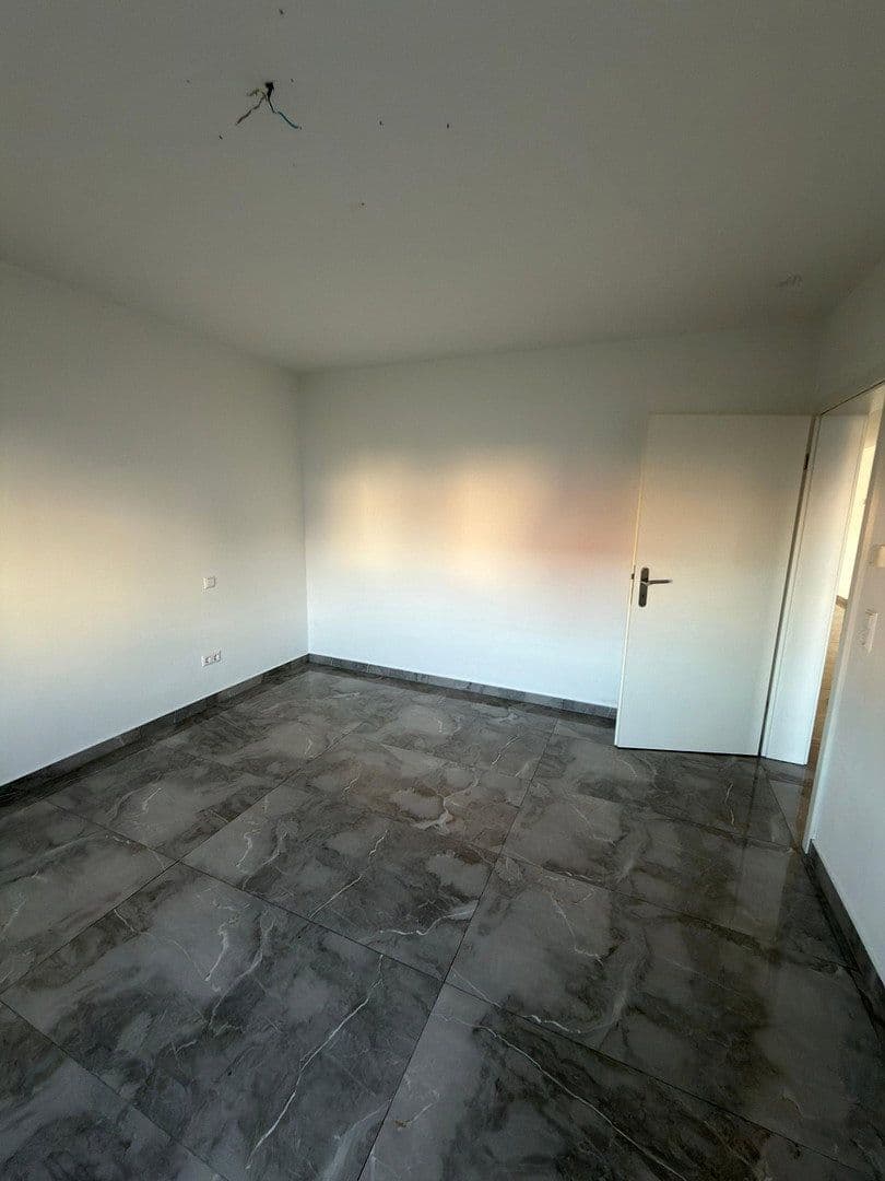 Pronájem bytu 3+1 93 m², Schifferstadt, Porýní-Falc Pronájem bytu 3+1 93 m², Schifferstadt, Porýní-Falc