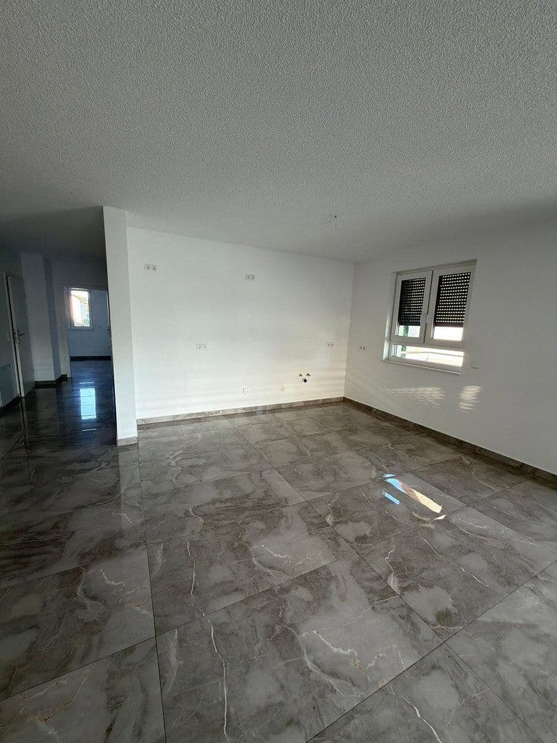 Pronájem bytu 3+1 93 m², Schifferstadt, Porýní-Falc Pronájem bytu 3+1 93 m², Schifferstadt, Porýní-Falc