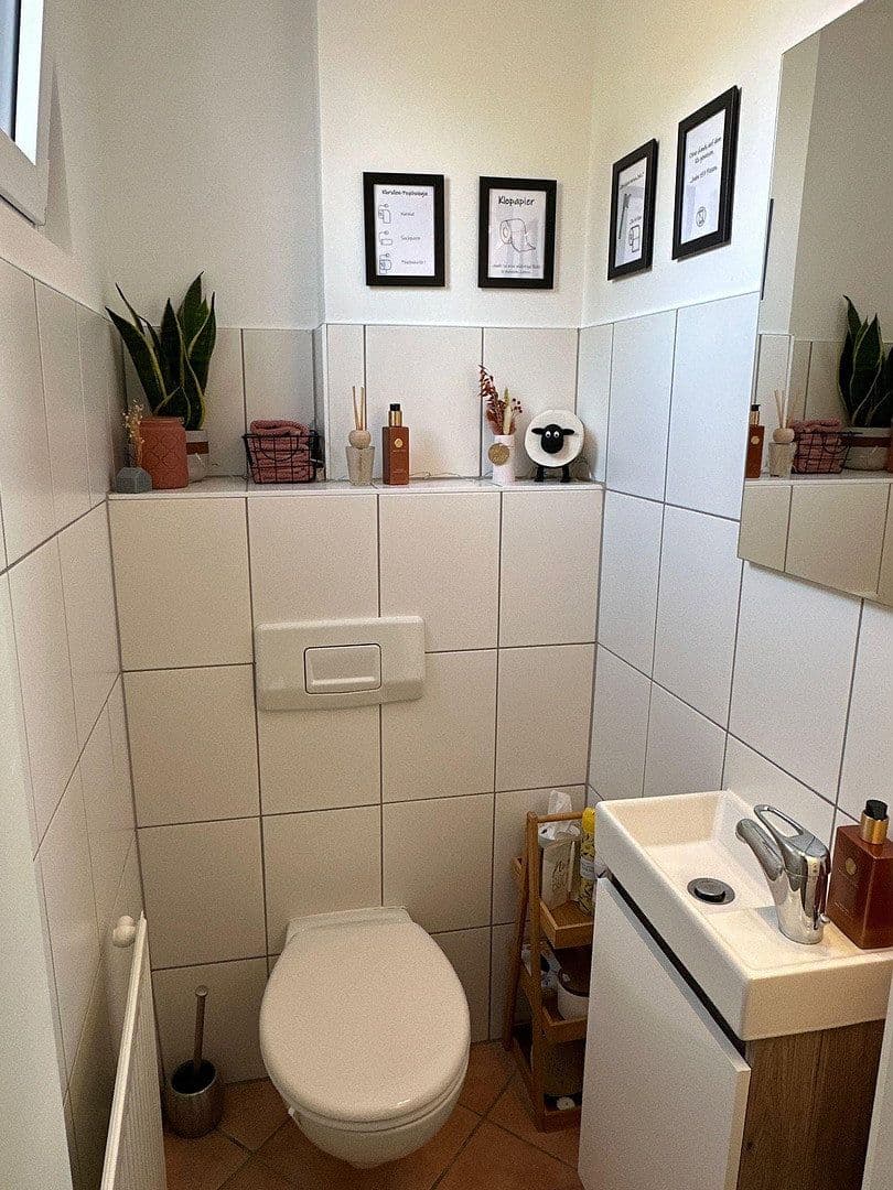 Prodej domu 155 m², pozemek 250 m², Taunusstraße 85a, Oberursel (Taunus), Hessen Prodej domu 155 m², pozemek 250 m², Taunusstraße 85a, Oberursel (Taunus), Hessen