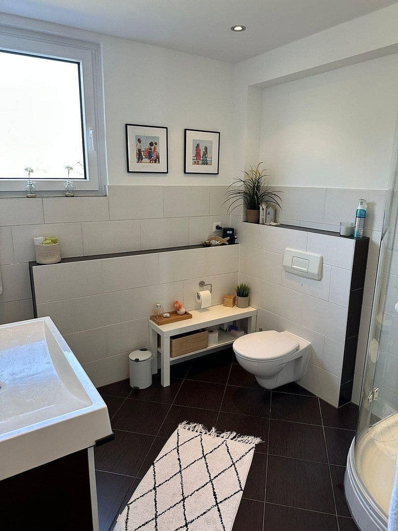 Prodej domu 155 m², pozemek 250 m², Taunusstraße 85a, Oberursel (Taunus), Hessen Prodej domu 155 m², pozemek 250 m², Taunusstraße 85a, Oberursel (Taunus), Hessen