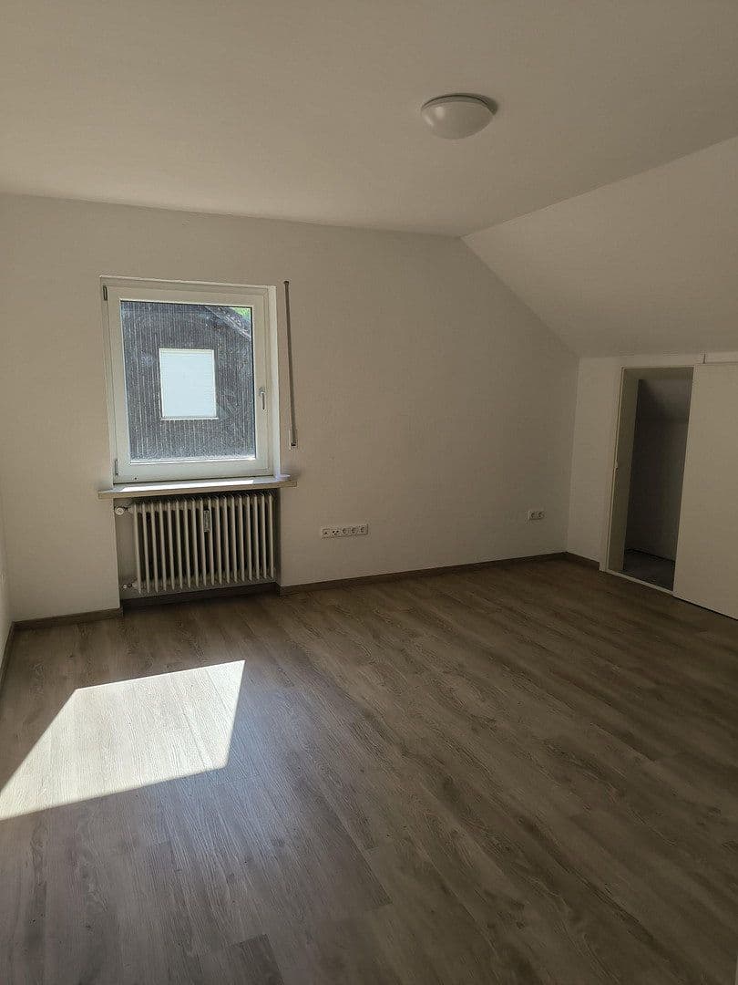 Prodej domu 199 m², pozemek 947 m², Regenstauf, Bavorsko Prodej domu 199 m², pozemek 947 m², Regenstauf, Bavorsko