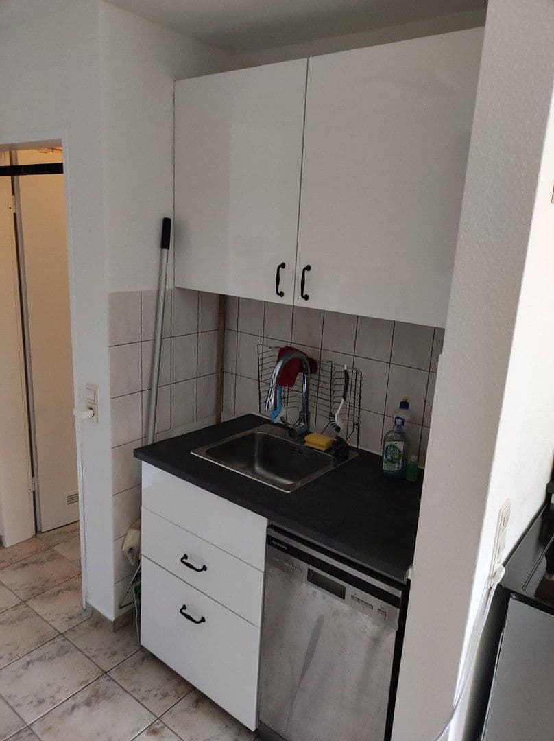 Pronájem bytu 1+1 37 m², Immanuel-Kant-Str. 50, Bad Urach, Bádensko-Württembersko Pronájem bytu 1+1 37 m², Immanuel-Kant-Str. 50, Bad Urach, Bádensko-Württembersko