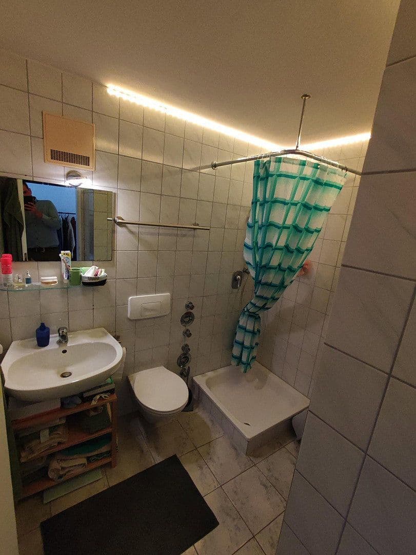 Pronájem bytu 1+1 37 m², Immanuel-Kant-Str. 50, Bad Urach, Bádensko-Württembersko Pronájem bytu 1+1 37 m², Immanuel-Kant-Str. 50, Bad Urach, Bádensko-Württembersko