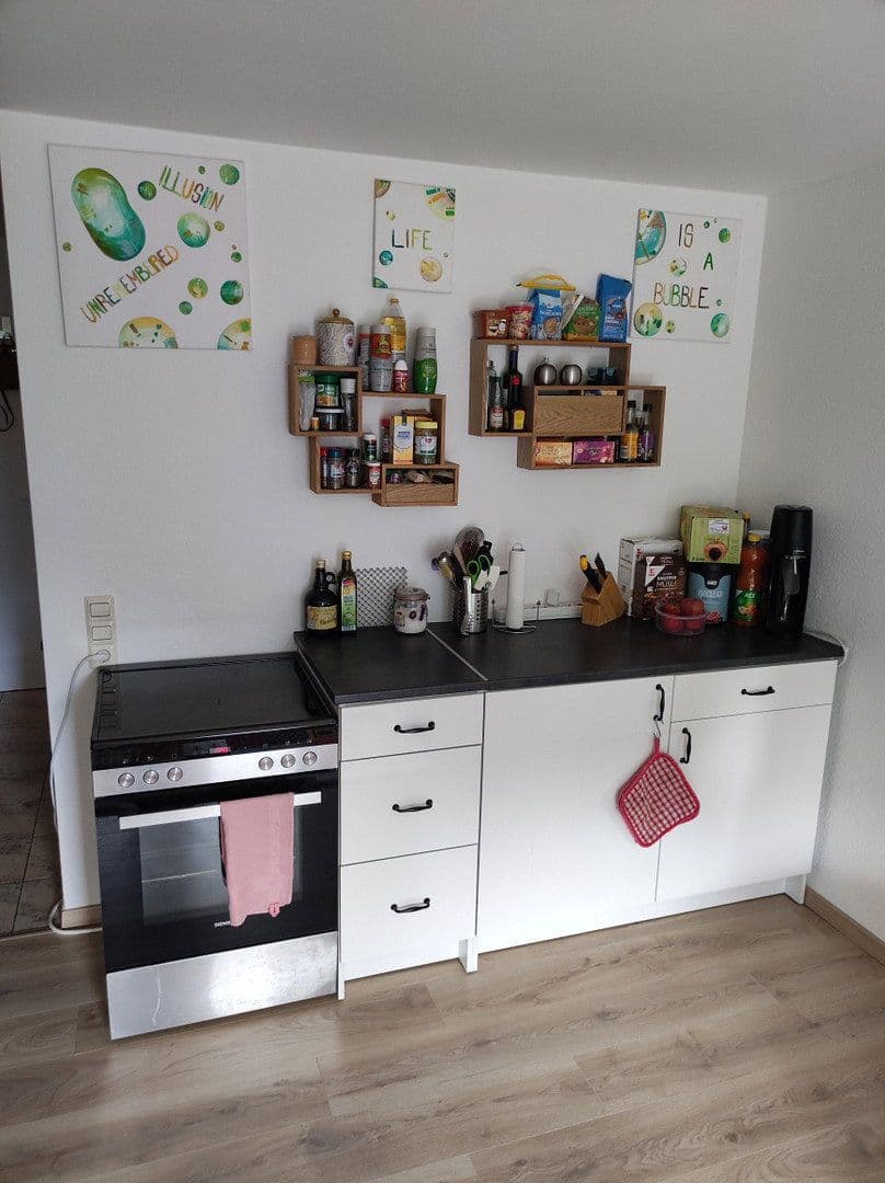 Pronájem bytu 1+1 37 m², Immanuel-Kant-Str. 50, Bad Urach, Bádensko-Württembersko Pronájem bytu 1+1 37 m², Immanuel-Kant-Str. 50, Bad Urach, Bádensko-Württembersko