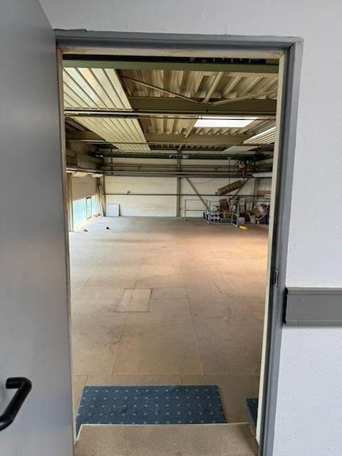 Pronájem nebytového prostoru 2.024 m², Schlierbach, Bádensko-Württembersko Pronájem nebytového prostoru 2.024 m², Schlierbach, Bádensko-Württembersko
