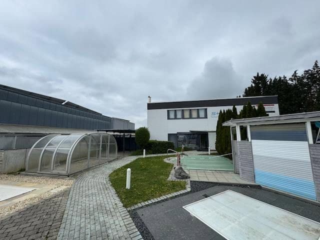 Pronájem nebytového prostoru 2.024 m², Schlierbach, Bádensko-Württembersko Pronájem nebytového prostoru 2.024 m², Schlierbach, Bádensko-Württembersko