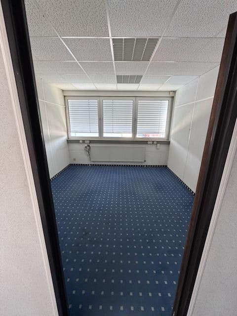 Pronájem nebytového prostoru 2.024 m², Schlierbach, Bádensko-Württembersko Pronájem nebytového prostoru 2.024 m², Schlierbach, Bádensko-Württembersko