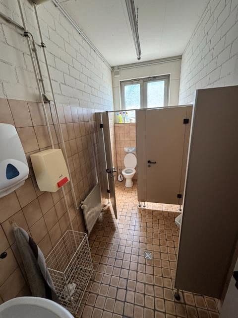 Pronájem nebytového prostoru 2.024 m², Schlierbach, Bádensko-Württembersko Pronájem nebytového prostoru 2.024 m², Schlierbach, Bádensko-Württembersko