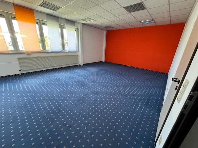 Pronájem nebytového prostoru 2.024 m², Schlierbach, Bádensko-Württembersko Pronájem nebytového prostoru 2.024 m², Schlierbach, Bádensko-Württembersko