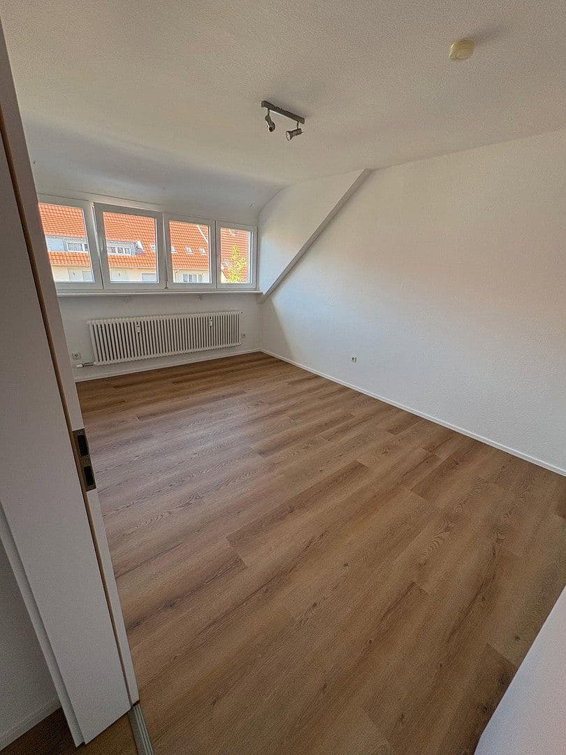 Pronájem bytu 3+1 70 m², Bronnäcker 16, Stuttgart, Bádensko-Württembersko Pronájem bytu 3+1 70 m², Bronnäcker 16, Stuttgart, Bádensko-Württembersko