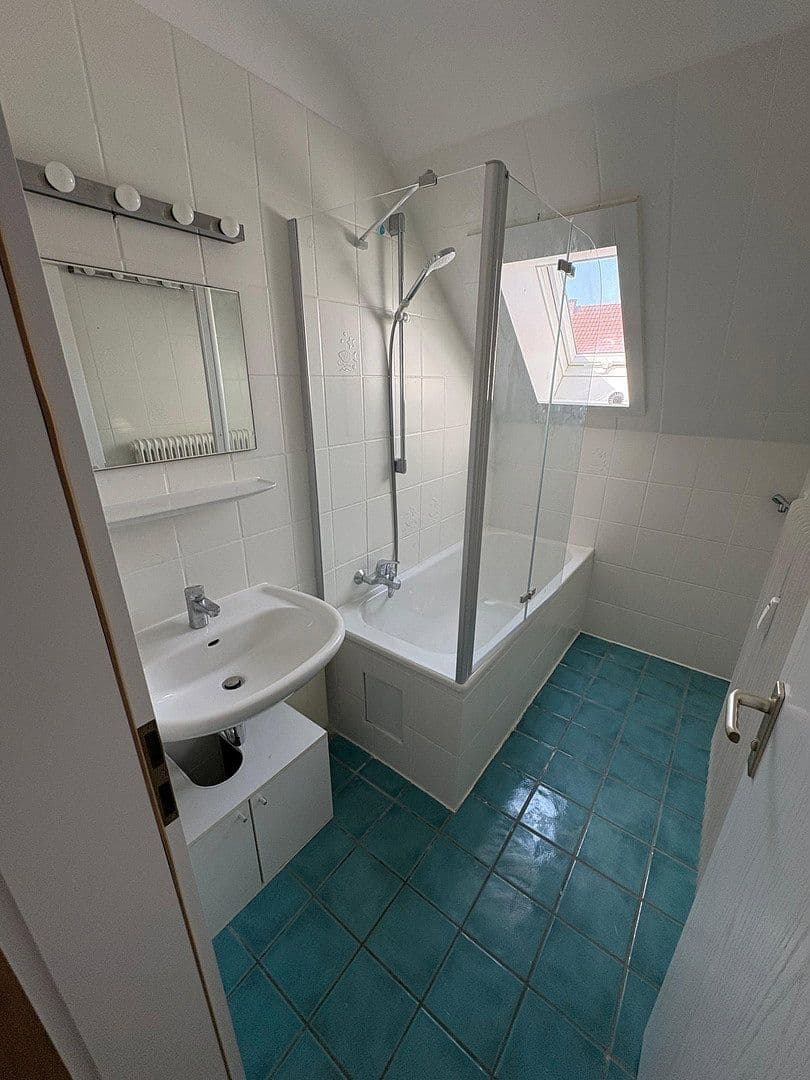 Pronájem bytu 3+1 70 m², Bronnäcker 16, Stuttgart, Bádensko-Württembersko Pronájem bytu 3+1 70 m², Bronnäcker 16, Stuttgart, Bádensko-Württembersko