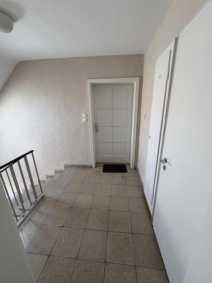 Pronájem bytu 3+1 70 m², Bronnäcker 16, Stuttgart, Bádensko-Württembersko Pronájem bytu 3+1 70 m², Bronnäcker 16, Stuttgart, Bádensko-Württembersko