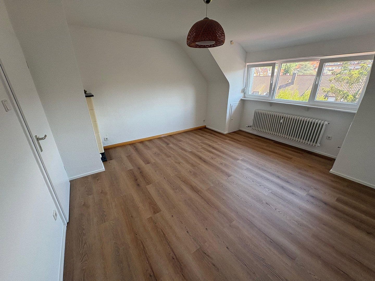 Pronájem bytu 3+1 70 m², Bronnäcker 16, Stuttgart, Bádensko-Württembersko Pronájem bytu 3+1 70 m², Bronnäcker 16, Stuttgart, Bádensko-Württembersko