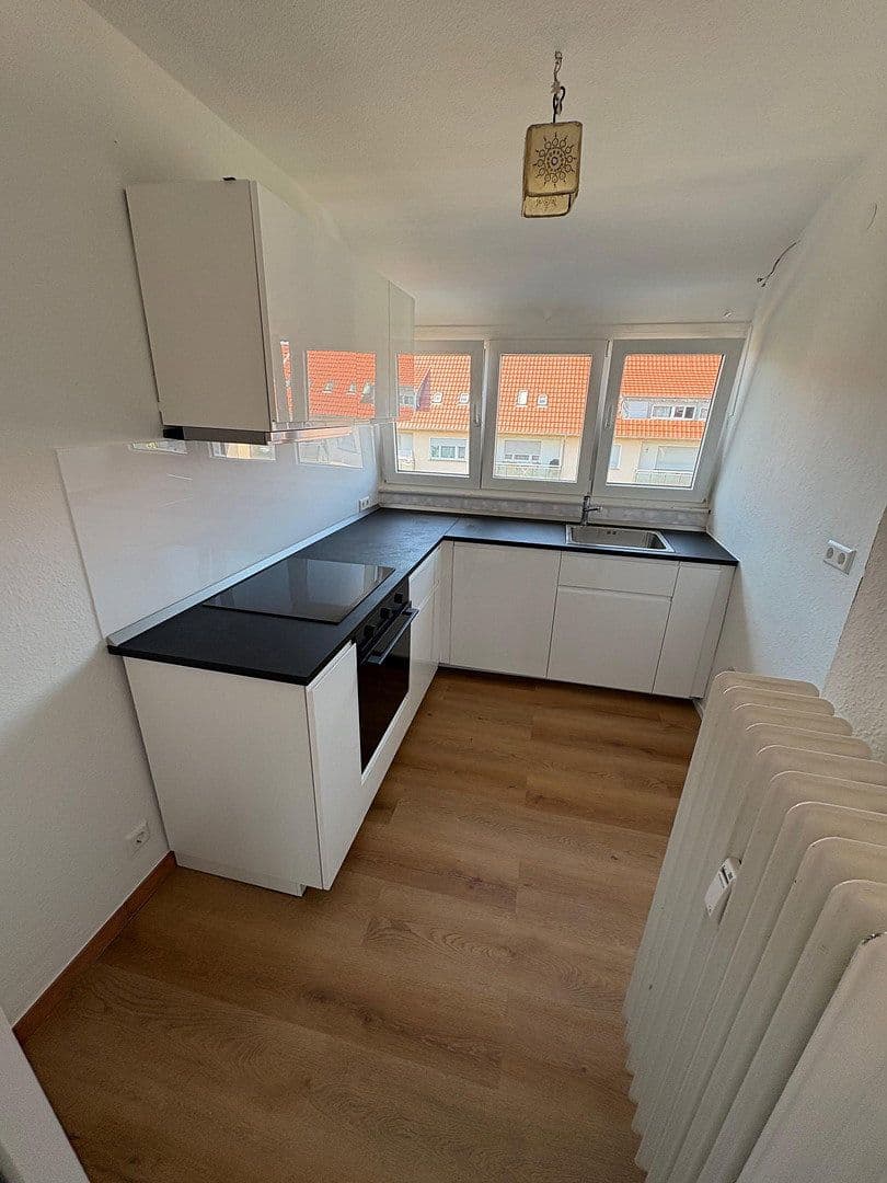 Pronájem bytu 3+1 70 m², Bronnäcker 16, Stuttgart, Bádensko-Württembersko Pronájem bytu 3+1 70 m², Bronnäcker 16, Stuttgart, Bádensko-Württembersko