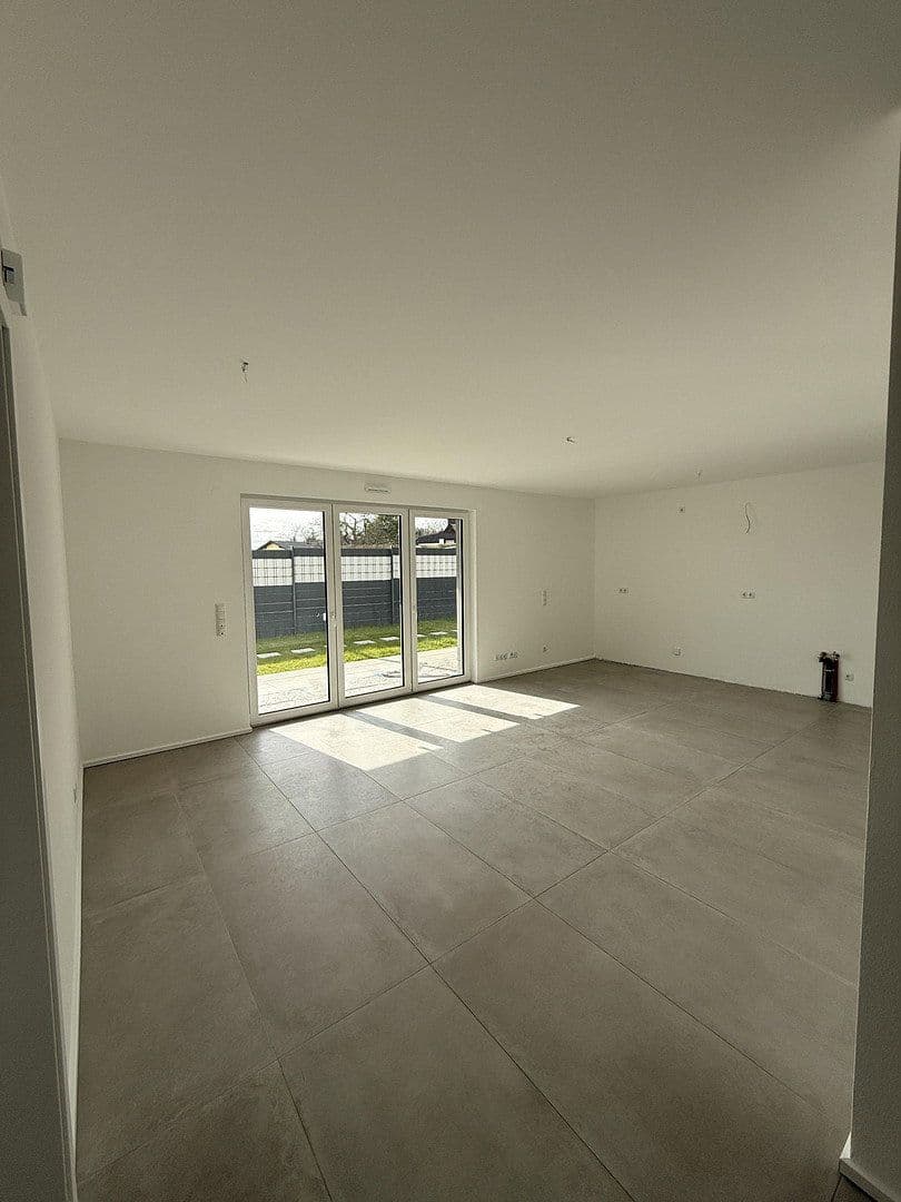 Pronájem bytu 3+kk 115 m², Höhenstraße 2, Hümmerich, Porýní-Falc Pronájem bytu 3+kk 115 m², Höhenstraße 2, Hümmerich, Porýní-Falc