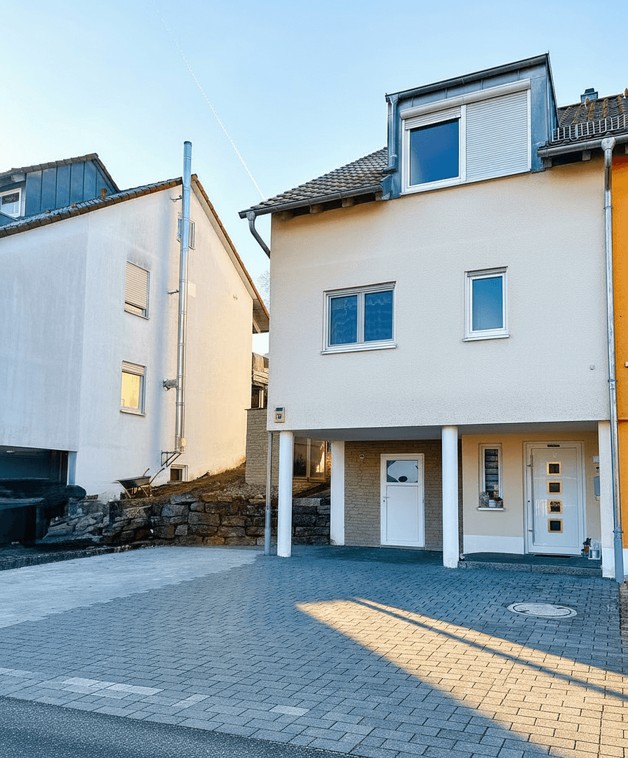 Prodej domu 180 m², pozemek 300 m², Künzelsau, Bádensko-Württembersko Prodej domu 180 m², pozemek 300 m², Künzelsau, Bádensko-Württembersko