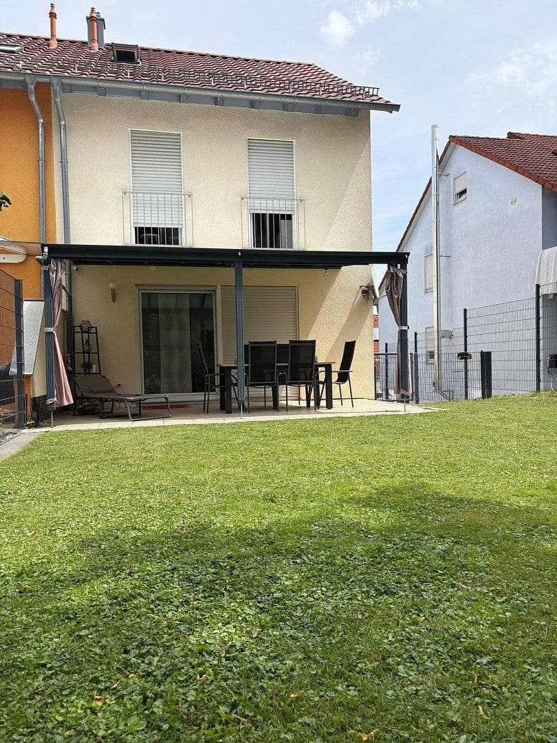 Prodej domu 180 m², pozemek 300 m², Künzelsau, Bádensko-Württembersko Prodej domu 180 m², pozemek 300 m², Künzelsau, Bádensko-Württembersko