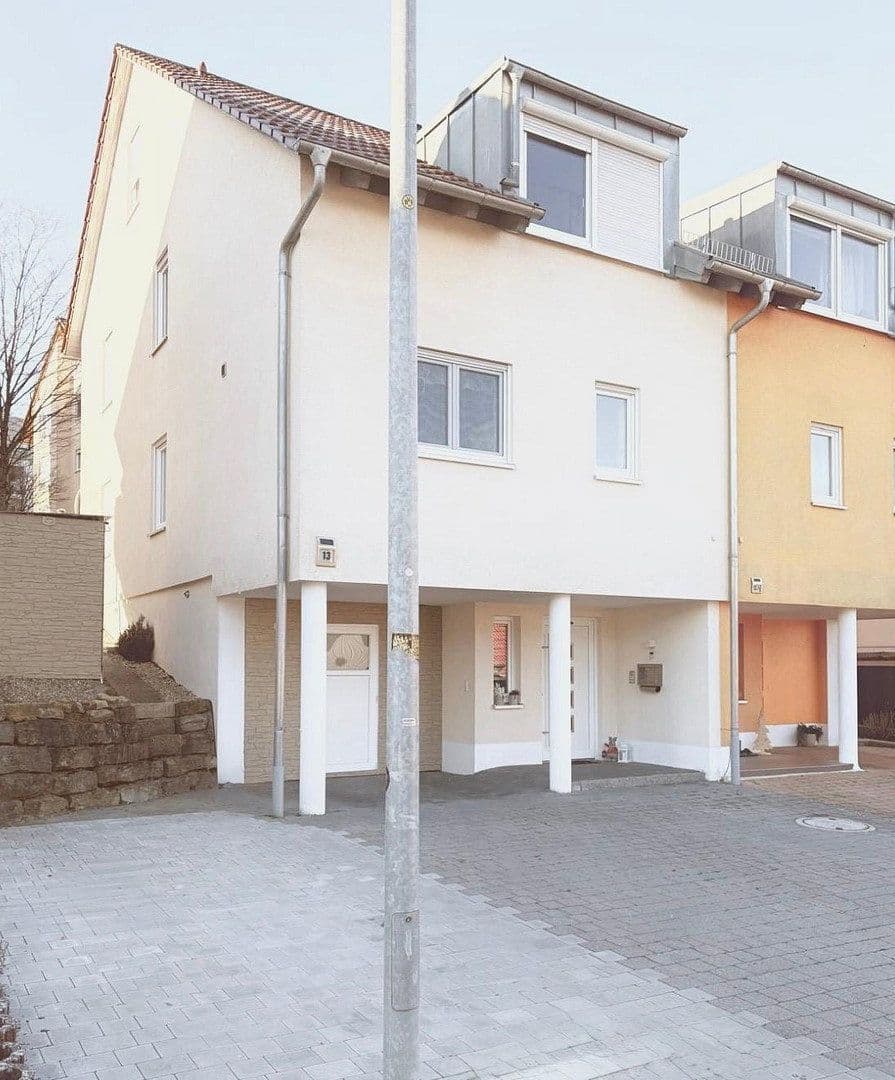 Prodej domu 180 m², pozemek 300 m², Künzelsau, Bádensko-Württembersko Prodej domu 180 m², pozemek 300 m², Künzelsau, Bádensko-Württembersko