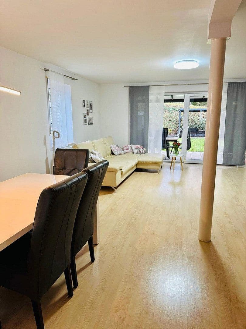 Prodej domu 180 m², pozemek 300 m², Künzelsau, Bádensko-Württembersko Prodej domu 180 m², pozemek 300 m², Künzelsau, Bádensko-Württembersko