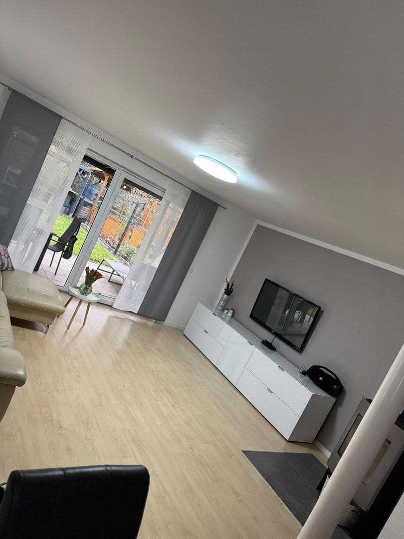 Prodej domu 180 m², pozemek 300 m², Künzelsau, Bádensko-Württembersko Prodej domu 180 m², pozemek 300 m², Künzelsau, Bádensko-Württembersko