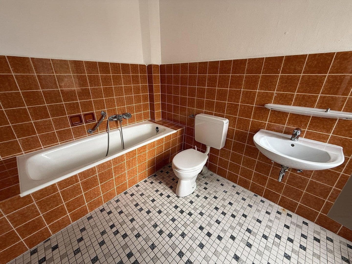 Prodej domu 262 m², pozemek 376 m², In der Märtschelt 8, Cochem, Porýní-Falc Prodej domu 262 m², pozemek 376 m², In der Märtschelt 8, Cochem, Porýní-Falc