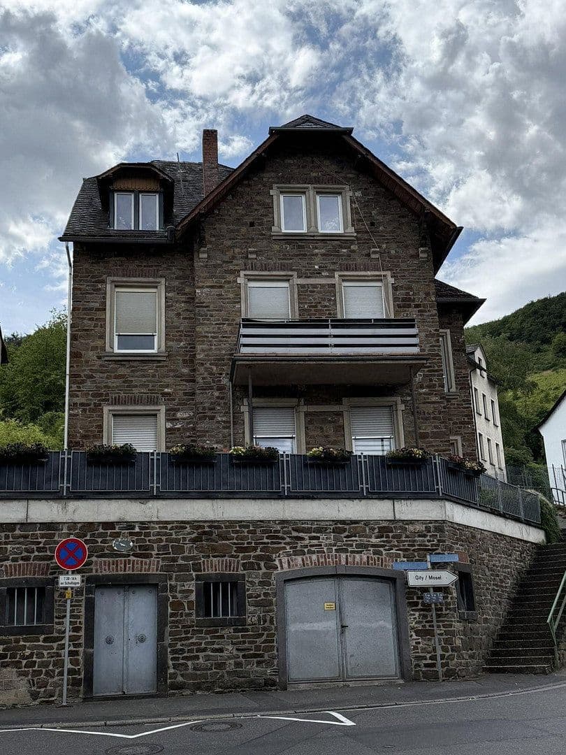 Prodej domu 262 m², pozemek 376 m², In der Märtschelt 8, Cochem, Porýní-Falc Prodej domu 262 m², pozemek 376 m², In der Märtschelt 8, Cochem, Porýní-Falc