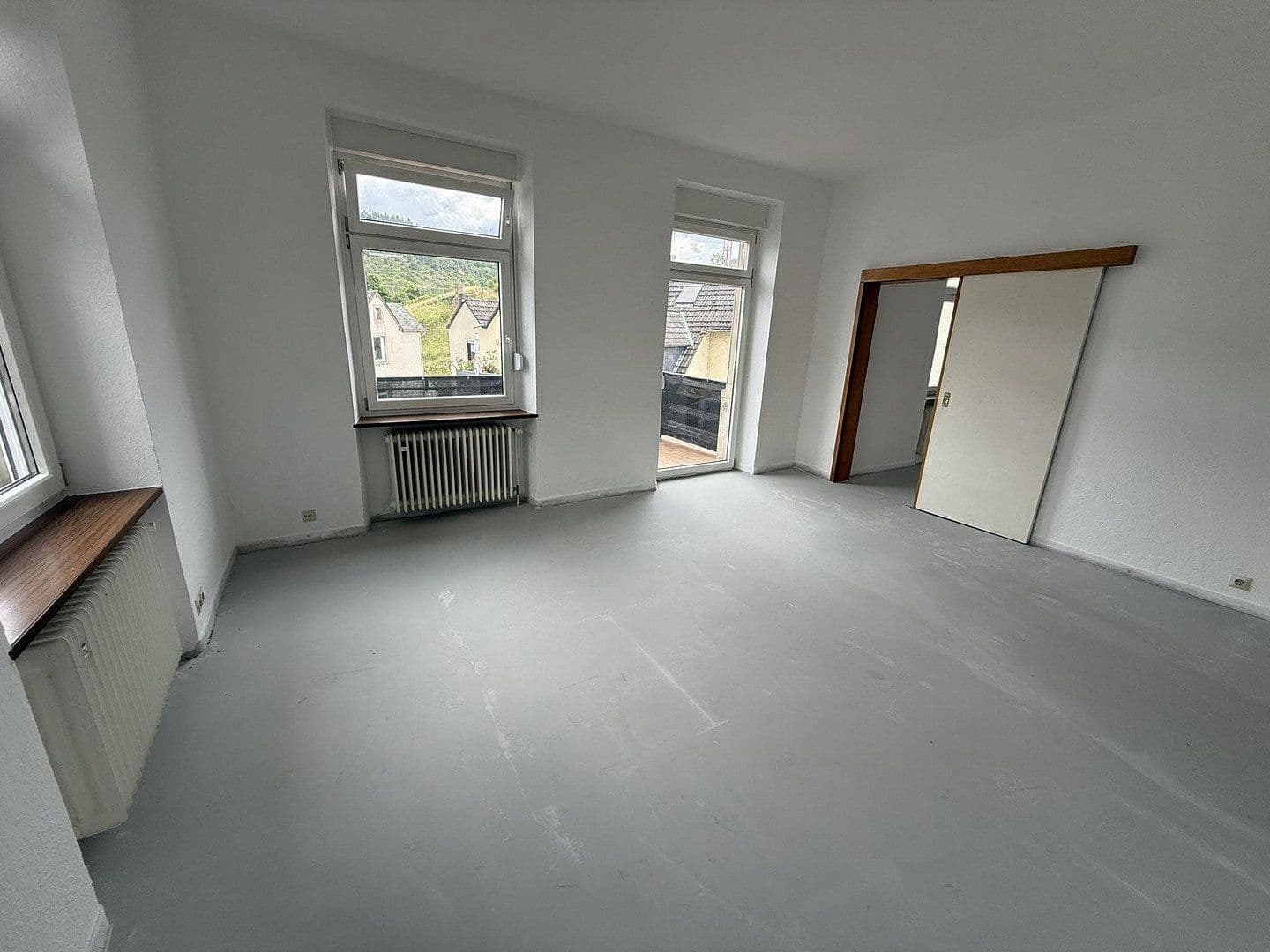 Prodej domu 262 m², pozemek 376 m², In der Märtschelt 8, Cochem, Porýní-Falc Prodej domu 262 m², pozemek 376 m², In der Märtschelt 8, Cochem, Porýní-Falc