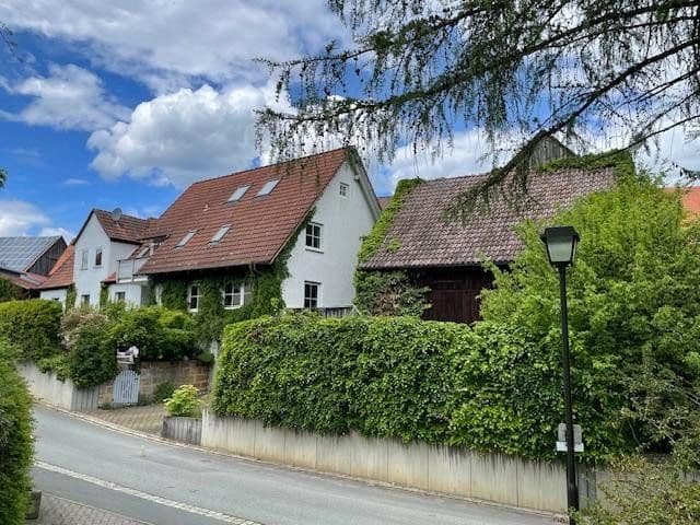 Prodej domu 150 m², pozemek 526 m², An der Wirts 1, Lichtenfels, Bavorsko Prodej domu 150 m², pozemek 526 m², An der Wirts 1, Lichtenfels, Bavorsko