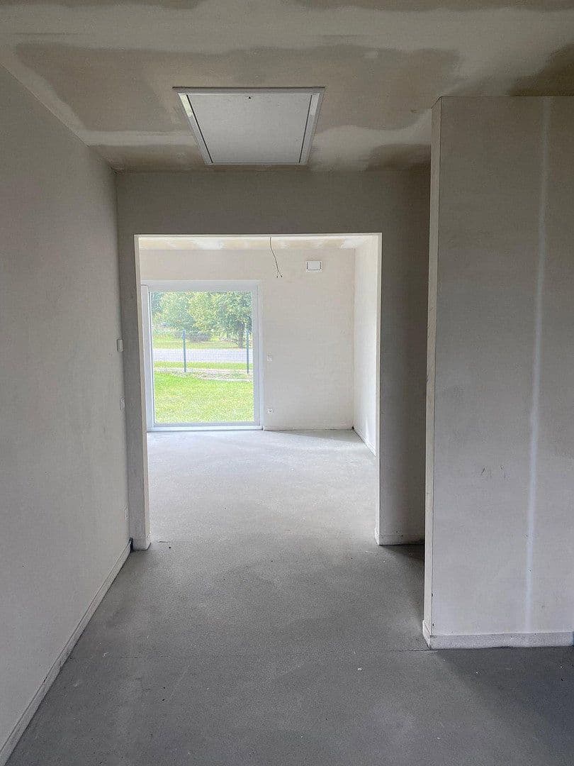 Prodej domu 109 m², pozemek 812 m², Ponnsdorfer Weg 4, Sonnewalde, Braniborsko Prodej domu 109 m², pozemek 812 m², Ponnsdorfer Weg 4, Sonnewalde, Braniborsko