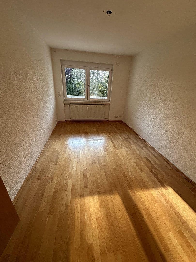 Pronájem bytu 3+1 77 m², Nürtingen, Bádensko-Württembersko Pronájem bytu 3+1 77 m², Nürtingen, Bádensko-Württembersko