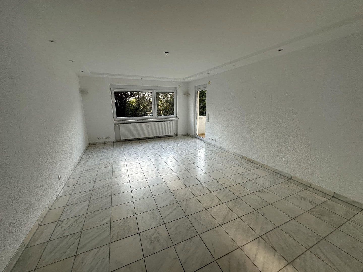 Pronájem bytu 3+1 77 m², Nürtingen, Bádensko-Württembersko Pronájem bytu 3+1 77 m², Nürtingen, Bádensko-Württembersko
