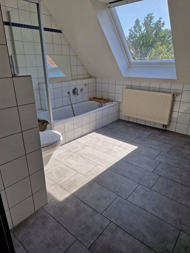 Pronájem bytu 2+1 80 m², Holter Kirchplatz 24, Schloß Holte-Stukenbrock, Severní Porýní-Vestfálsko Pronájem bytu 2+1 80 m², Holter Kirchplatz 24, Schloß Holte-Stukenbrock, Severní Porýní-Vestfálsko