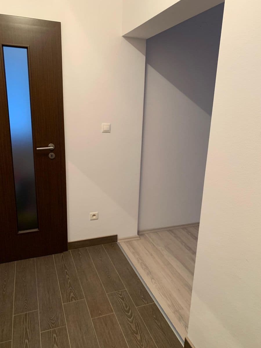 Pronájem bytu 2+1 64 m², Dúbravka, Bratislavský kraj Pronájem bytu 2+1 64 m², Dúbravka, Bratislavský kraj